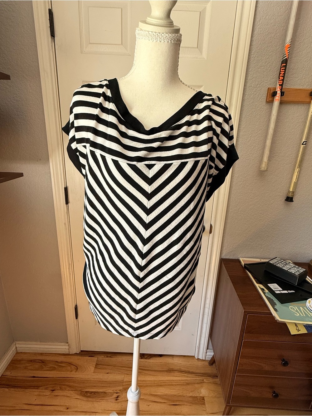 GAP Black and White Striped Short Sleeve Top